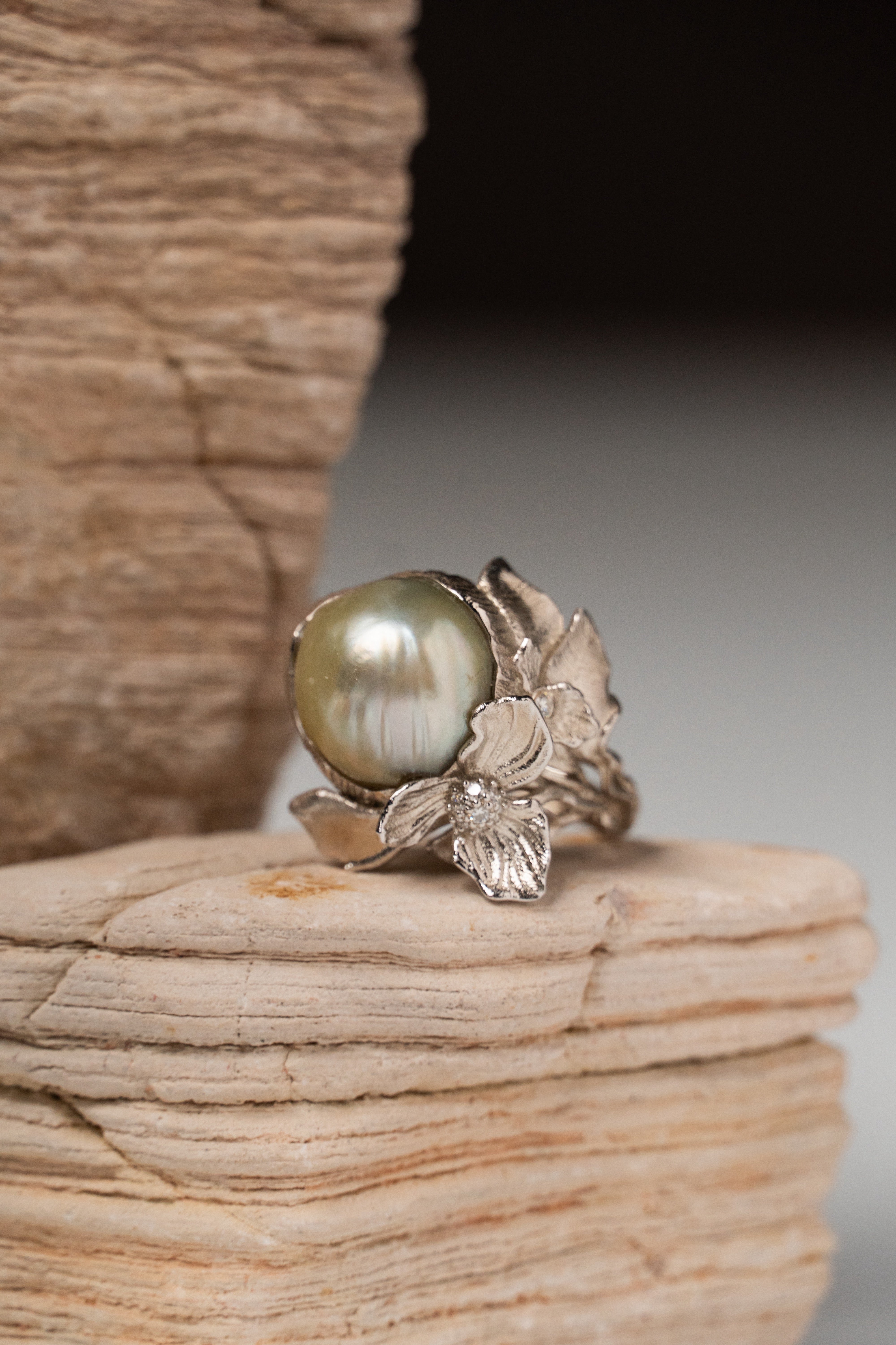 Vespera_Lunar Blossom Ring
