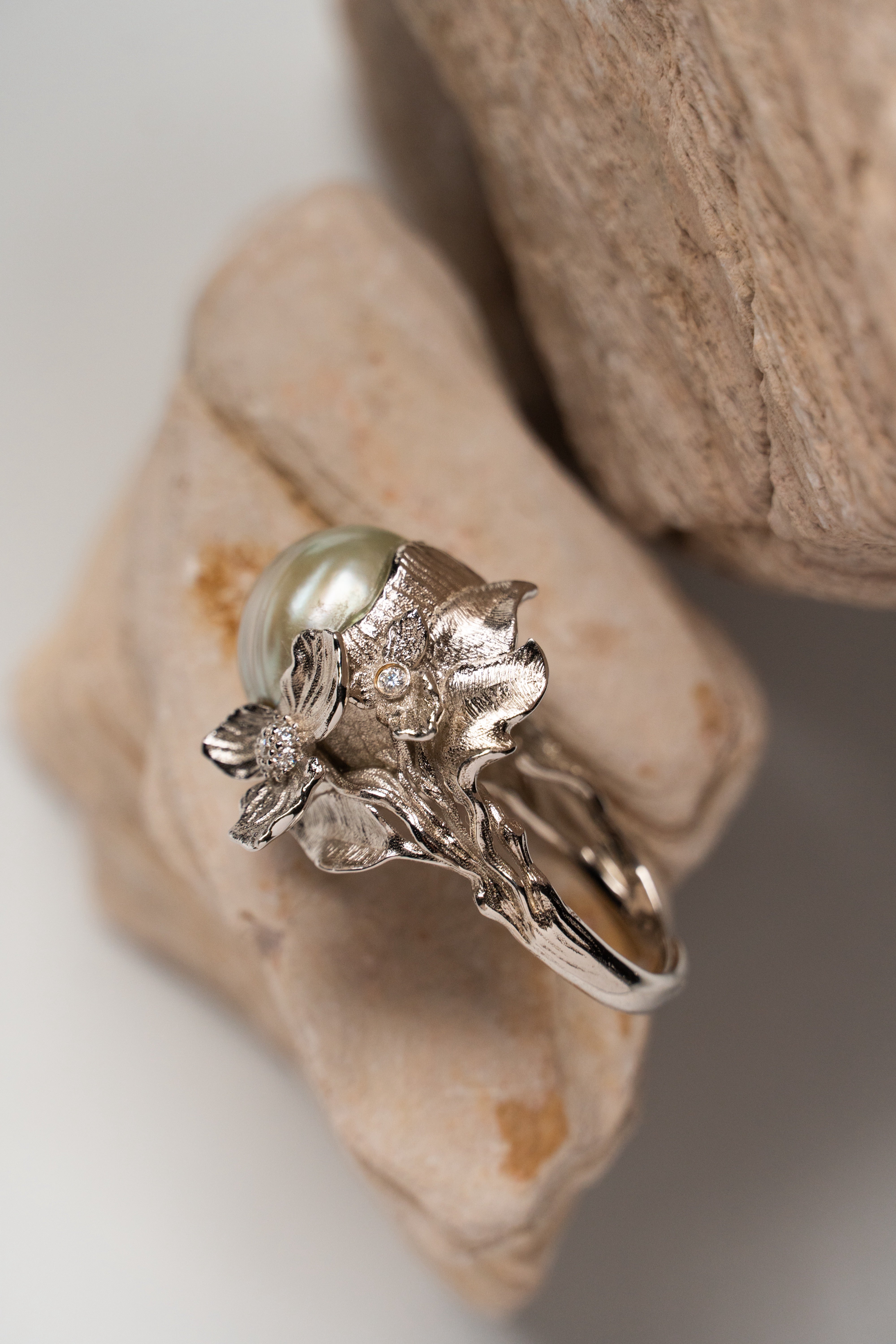 Vespera_Lunar Blossom Ring