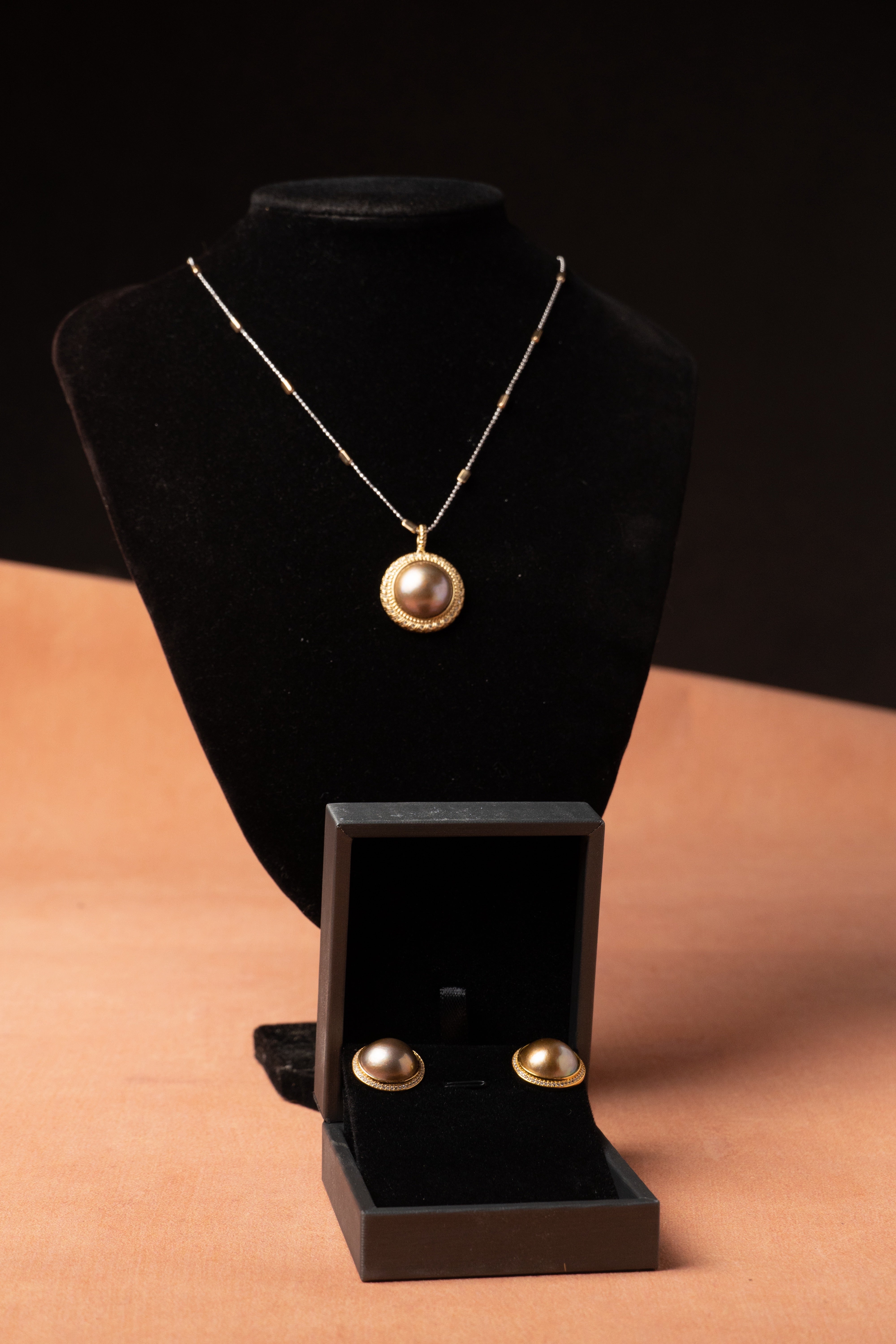 Vespera_Aurealis Pearl Collection