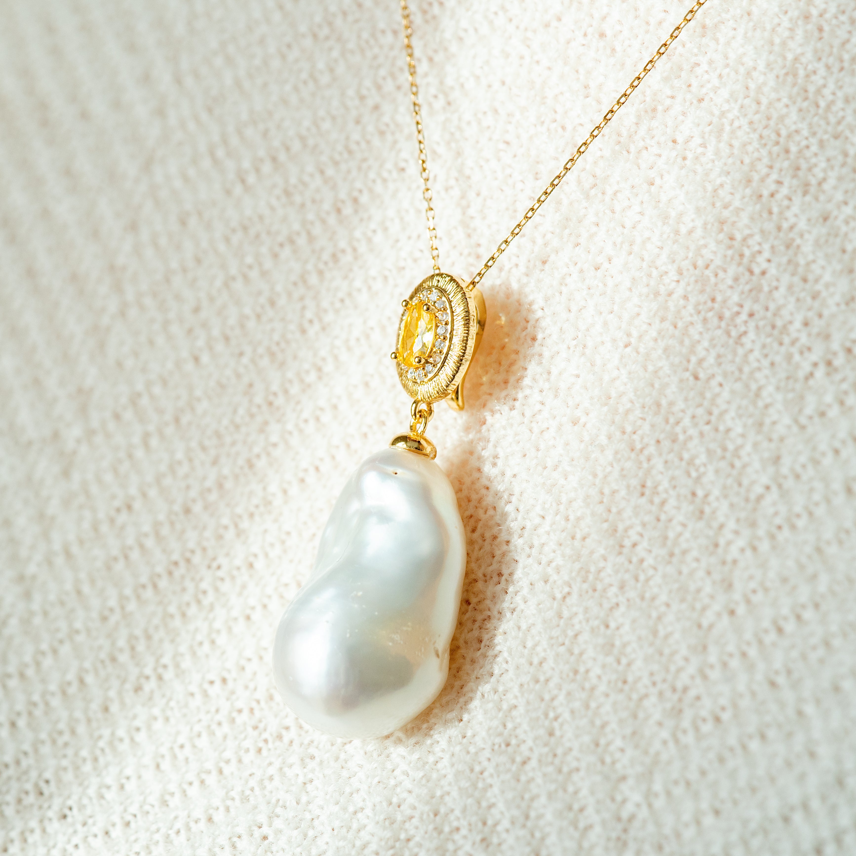 25-30mm White Baroque Fresh Water Pearl White zircon Pendant