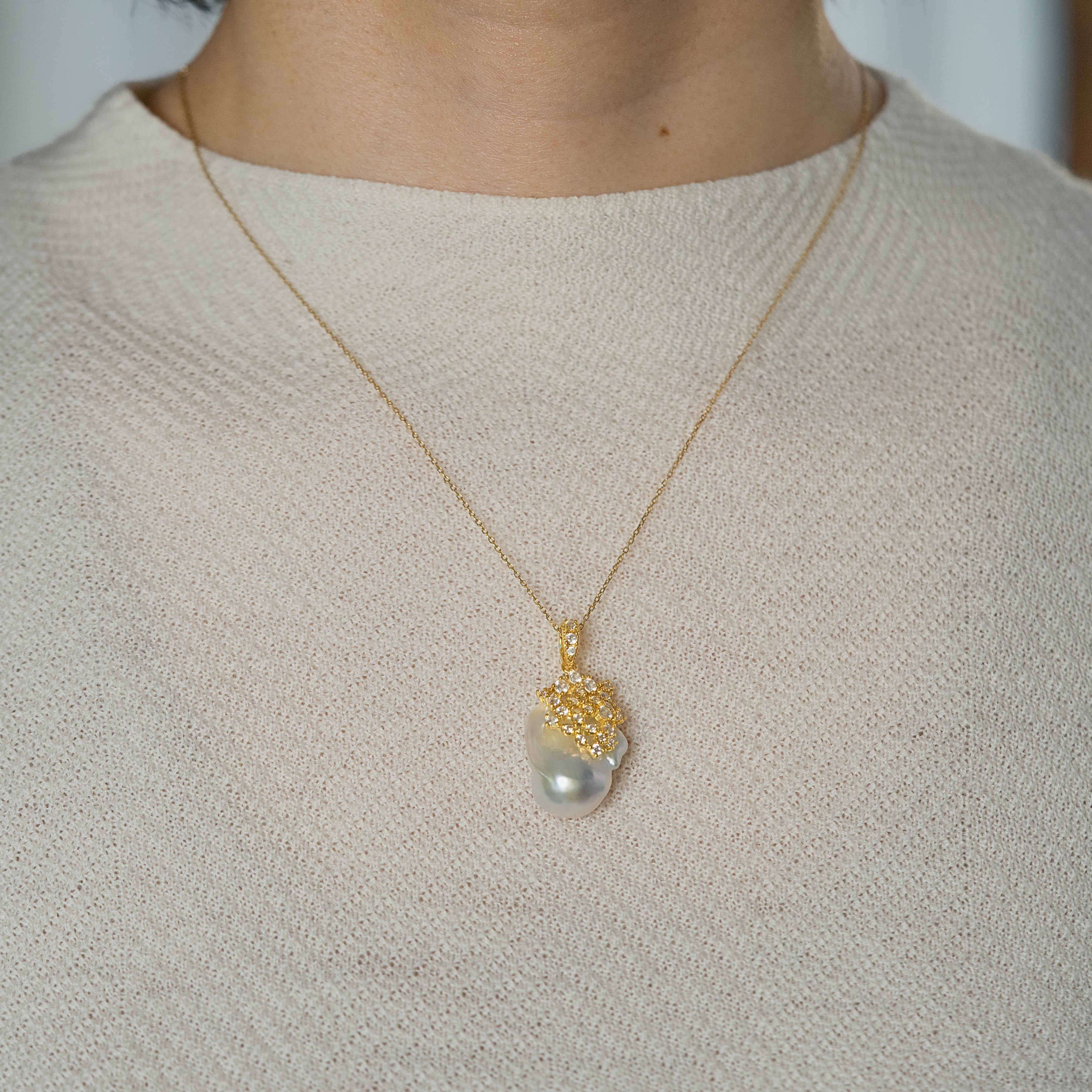 25-30mm White Baroque Fresh Water Pearl Yellow zircon Pendant