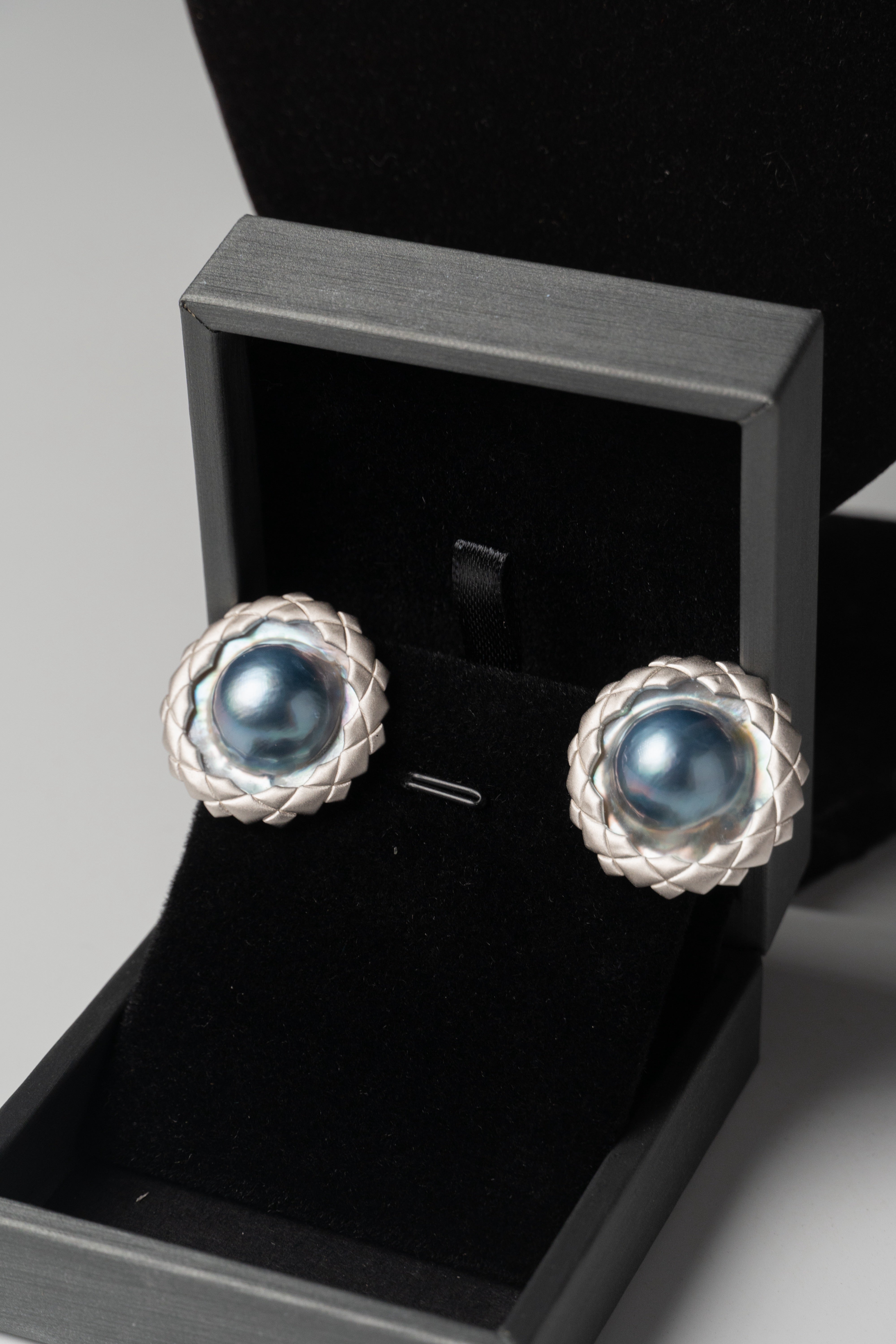 Vespera_Nocturne Aura Pearl Collection