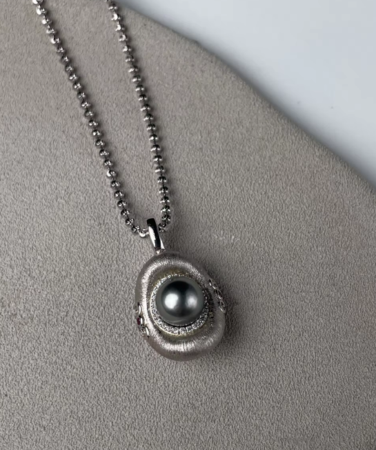 Vespera_Nocturne Pearl Pendant Necklace