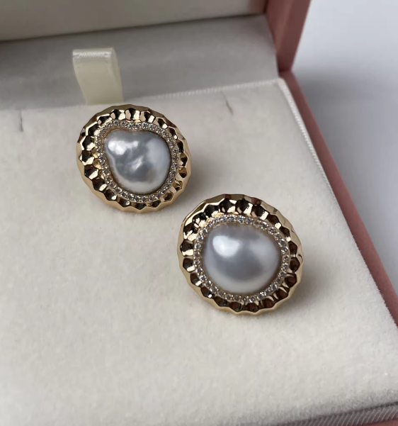 Vespera_Luna-Serene Pearl Earrings