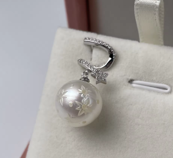 Vespera_Celestial Bow Pearl Earrings