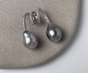 Vespera_Tears of the Moon Earrings