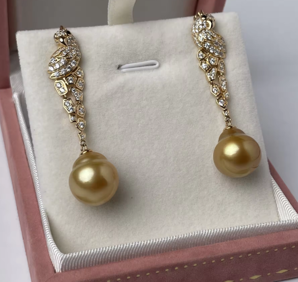 Vespera_Golden Aviana Pearl Earrings