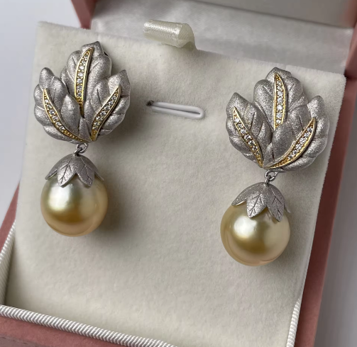 Vespera_Aureate Foliate Pearl Earrings