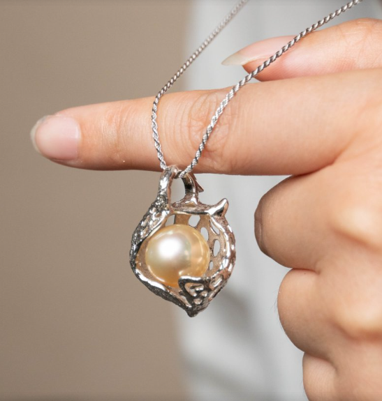 Vespera_Aureum Custos Pearl Necklace