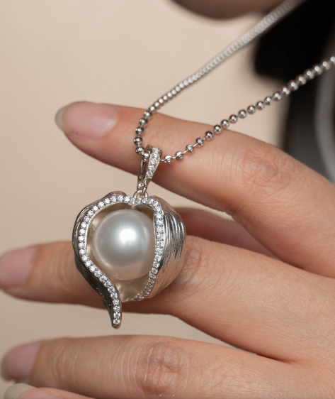 Vespera_Lumina Core Pearl Necklace