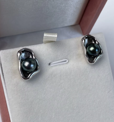 Vespera_Nocturne Flow Pearl Earrings