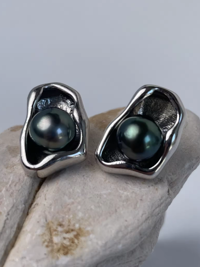 Vespera_Nocturne Flow Pearl Earrings