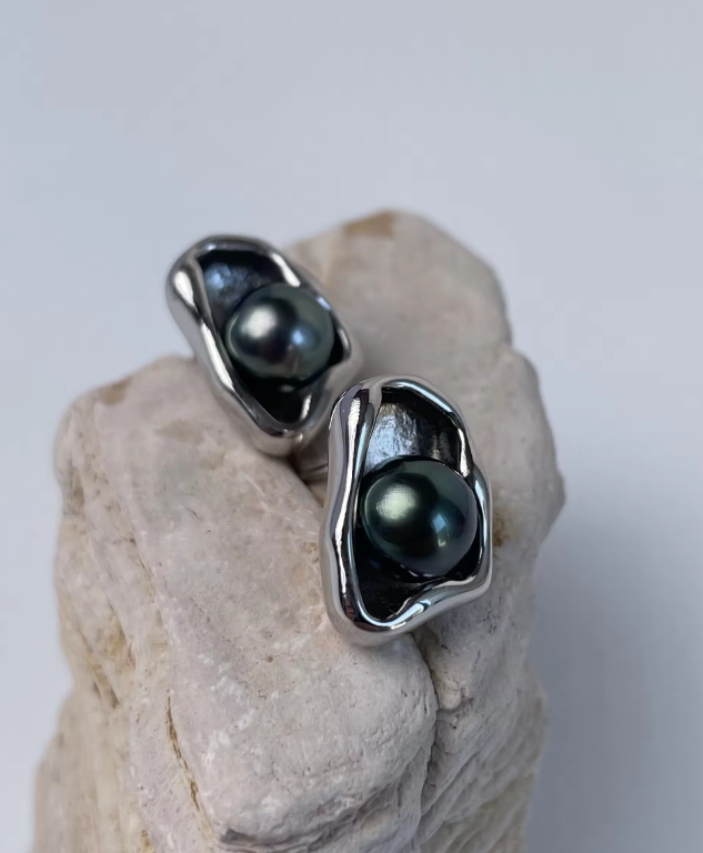 Vespera_Nocturne Flow Pearl Earrings