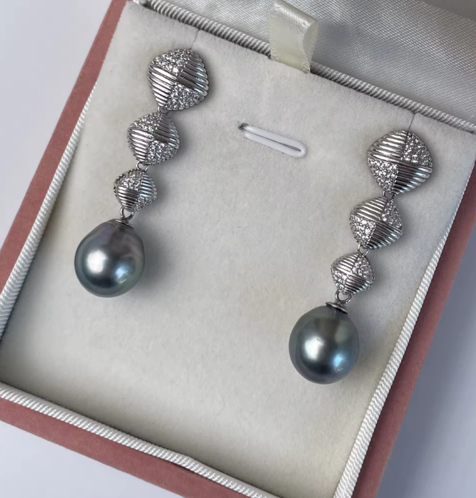 Vespera_Trinity Nocturne Pearl Earrings