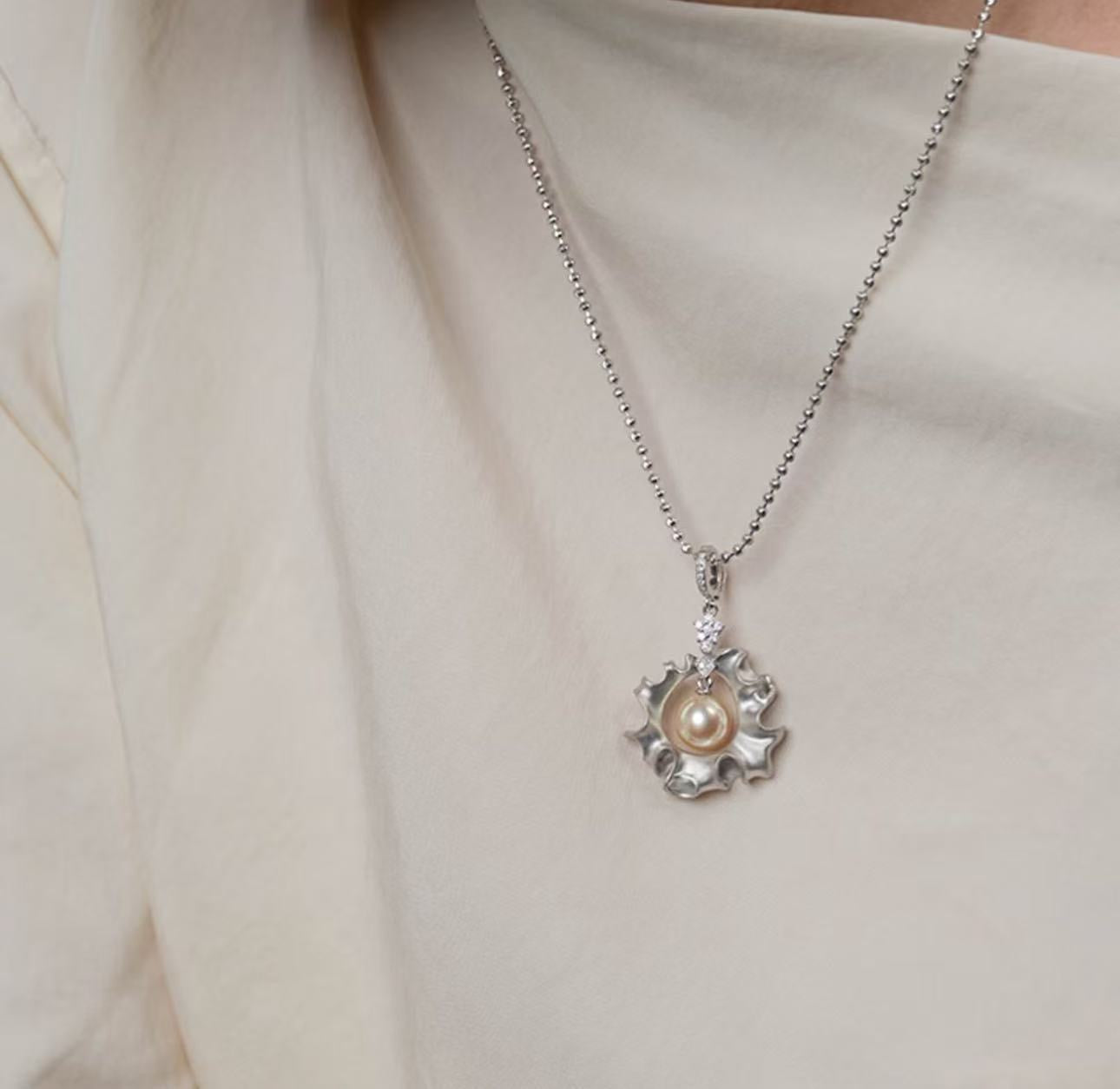 Vespera_Aura Flow Pearl Set